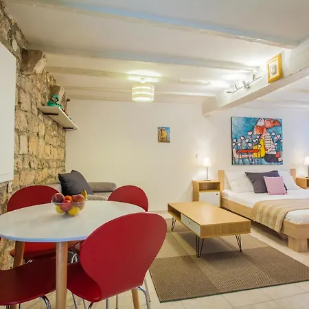 Honey Art Apartment Cres