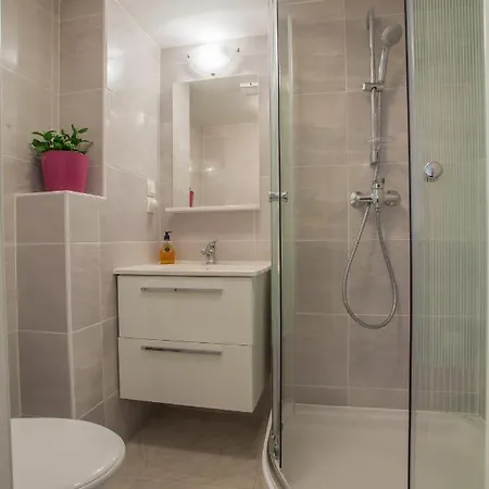 Honey Art Apartment *