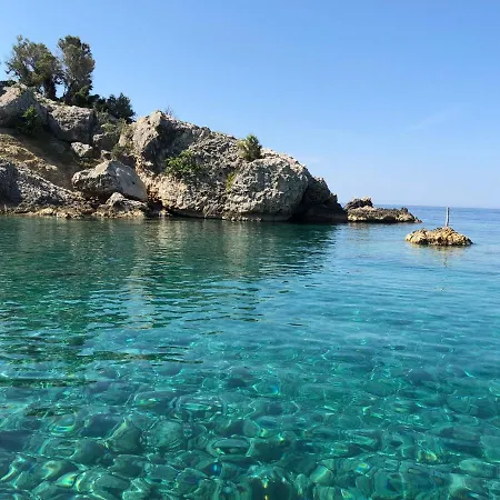 Honey Art Apartment Cres