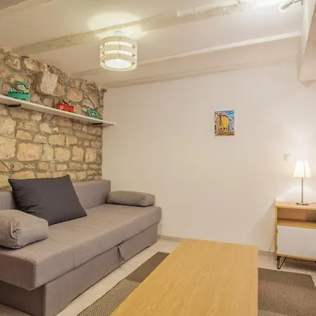 Apartment Honey Art *